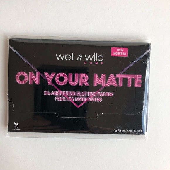 NWT Wet N Wild mattifying set: 1 spray 3 packages of blotting papers - Picture 2 of 5